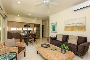 Condo Complex with an Alluring Pool & Tropical Vibes by Stella Rentals