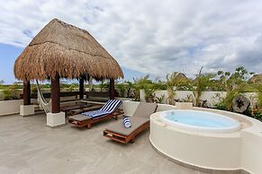 Condo Complex with an Alluring Pool & Tropical Vibes by Stella Rentals