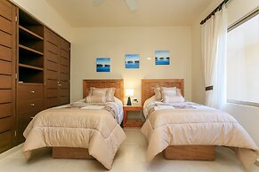 Condo Complex with an Alluring Pool & Tropical Vibes by Stella Rentals