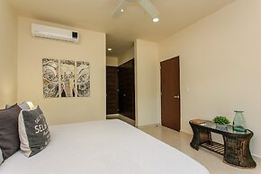 Condo Complex with an Alluring Pool & Tropical Vibes by Stella Rentals