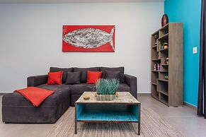 Condo Complex with an Alluring Pool & Tropical Vibes by Stella Rentals