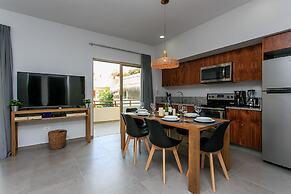 Condo Complex with an Alluring Pool & Tropical Vibes by Stella Rentals