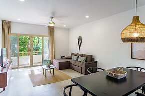 Condo Complex with an Alluring Pool & Tropical Vibes by Stella Rentals