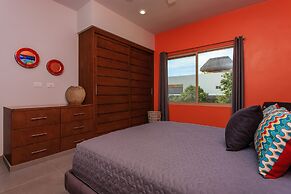 Condo Complex with an Alluring Pool & Tropical Vibes by Stella Rentals