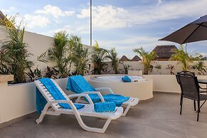 Condo Complex with an Alluring Pool & Tropical Vibes by Stella Rentals