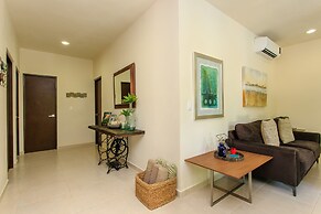 Condo Complex with an Alluring Pool & Tropical Vibes by Stella Rentals