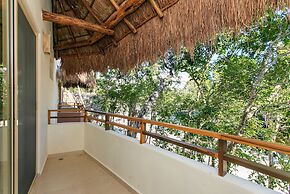 Condo Complex with an Alluring Pool & Tropical Vibes by Stella Rentals