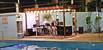 Eduardo's Resort