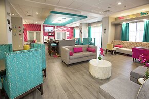 Hampton Inn Mustang