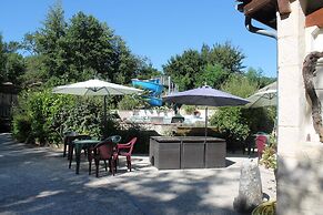Moulin des Sandaux Village
