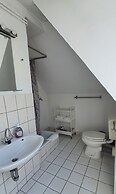 bed & Kitchen