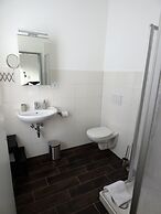 bed & Kitchen