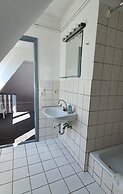 bed & Kitchen