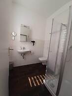 bed & Kitchen