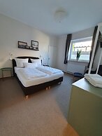 bed & Kitchen