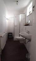 bed & Kitchen