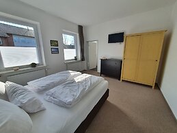 bed & Kitchen