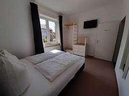 bed & Kitchen