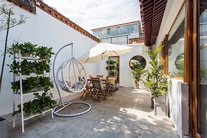Yichao Yard Inn Hutong