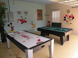 Ov2487 - Hampton Lakes - 5 Bed 3 Baths Villa