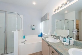 Ov3252 - Hampton Lakes - 5 Bed 4 Baths Villa