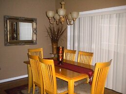 Ov2568 - Emerald Island - 3 Bed 2.5 Baths Townhome