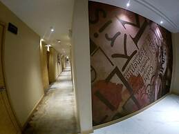 St. Moritz Business Hotel