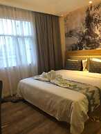 St. Moritz Business Hotel