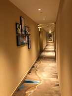 St. Moritz Business Hotel