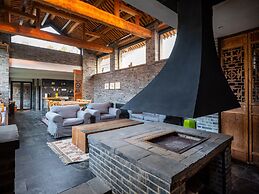 Brickyard Retreat at Mutianyu Great Wall