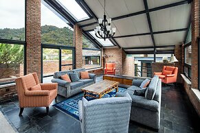 Brickyard Retreat at Mutianyu Great Wall