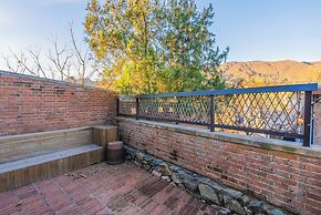 Brickyard Retreat at Mutianyu Great Wall