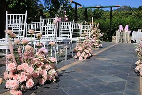 Brickyard Retreat at Mutianyu Great Wall