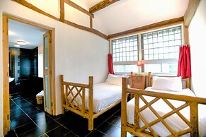 Brickyard Retreat at Mutianyu Great Wall