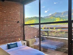 Brickyard Retreat at Mutianyu Great Wall