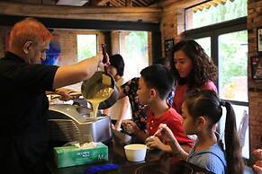 Brickyard Retreat at Mutianyu Great Wall
