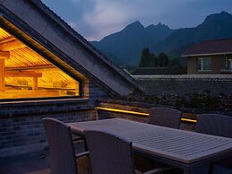 Brickyard Retreat at Mutianyu Great Wall