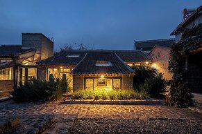 Brickyard Retreat at Mutianyu Great Wall