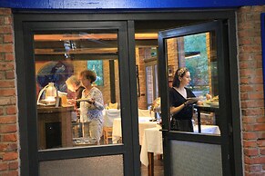 Brickyard Retreat at Mutianyu Great Wall