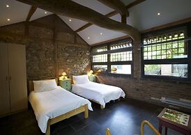 Brickyard Retreat at Mutianyu Great Wall