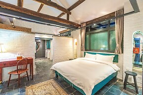 Brickyard Retreat at Mutianyu Great Wall