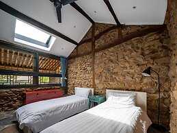 Brickyard Retreat at Mutianyu Great Wall