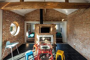 Brickyard Retreat at Mutianyu Great Wall