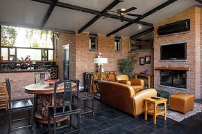 Brickyard Retreat at Mutianyu Great Wall