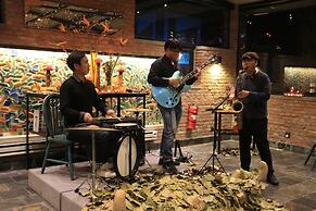 Brickyard Retreat at Mutianyu Great Wall