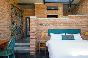 Brickyard Retreat at Mutianyu Great Wall