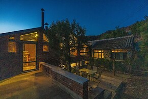 Brickyard Retreat at Mutianyu Great Wall