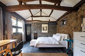 Brickyard Retreat at Mutianyu Great Wall