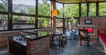 Brickyard Retreat at Mutianyu Great Wall