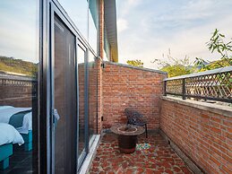 Brickyard Retreat at Mutianyu Great Wall